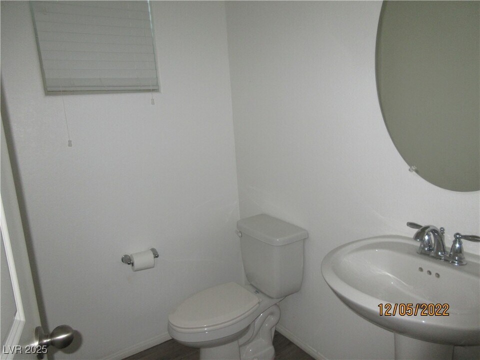 10111 Trumbull Point Ct in Las Vegas, NV - Building Photo