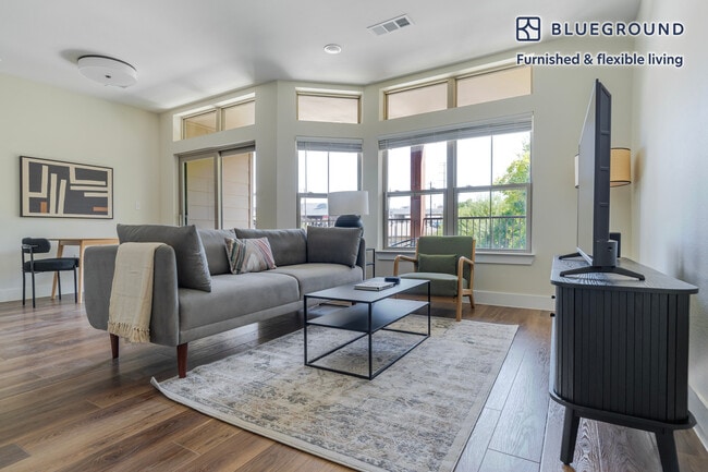 property at 1501 W Howard Ln