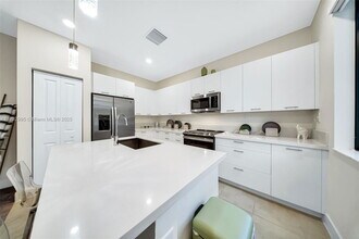 4707 NW 83rd St in Doral, FL - Building Photo - Building Photo