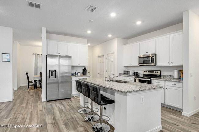 1717 Dalroy St NW in Palm Bay, FL - Building Photo - Building Photo