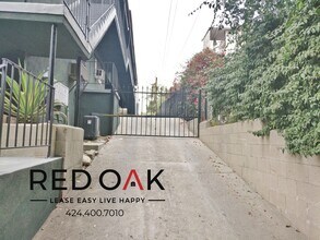 127 Rosemont Ave, Unit 4 in Los Angeles, CA - Foto de edificio - Building Photo