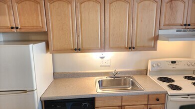 918 S Logan St, Unit 102 in Denver, CO - Foto de edificio - Building Photo