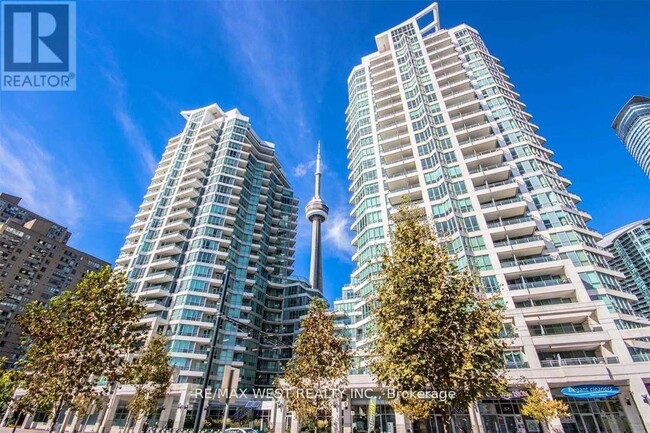 230-2230 Queens Quay W in Toronto, ON - Building Photo - Building Photo