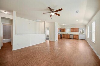 3408 Robin Rd in Ennis, TX - Building Photo - Building Photo
