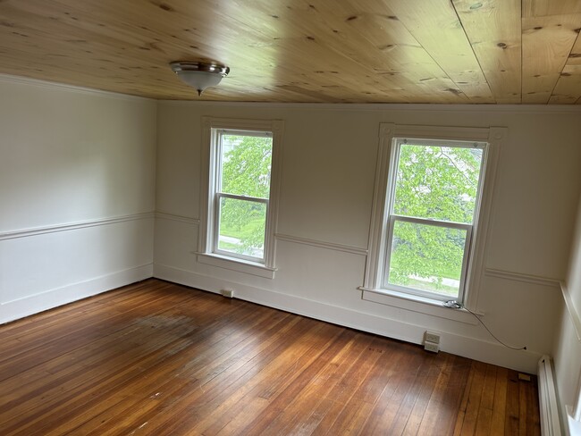 43 Franklin St, Unit 2 in Keene, NH - Foto de edificio - Building Photo