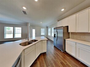 2907 Brady Starr Dr in Aubrey, TX - Building Photo - Building Photo