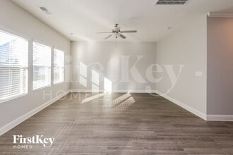 9220 Evans Creek Ct in Charlotte, NC - Foto de edificio - Building Photo