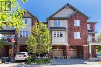 310-310 Fall Fair Way in Hamilton, ON - Building Photo - Building Photo