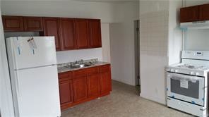 1389 Pembroke St in Bridgeport, CT - Building Photo - Interior Photo