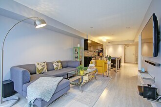 19 Singer Ct in Toronto, ON - Building Photo - Building Photo