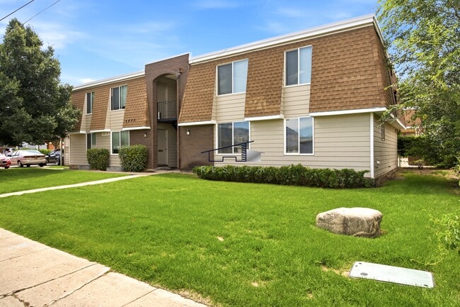 445 W 4900 S, Unit 2