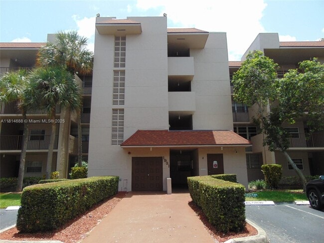 property at 1931 Sabal Palm Dr