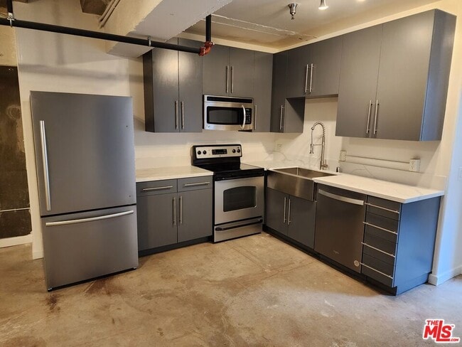 property at 711 S Olive St