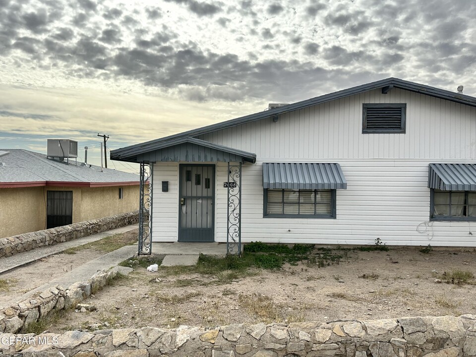 2608 Sacramento Ave in El Paso, TX - Foto de edificio