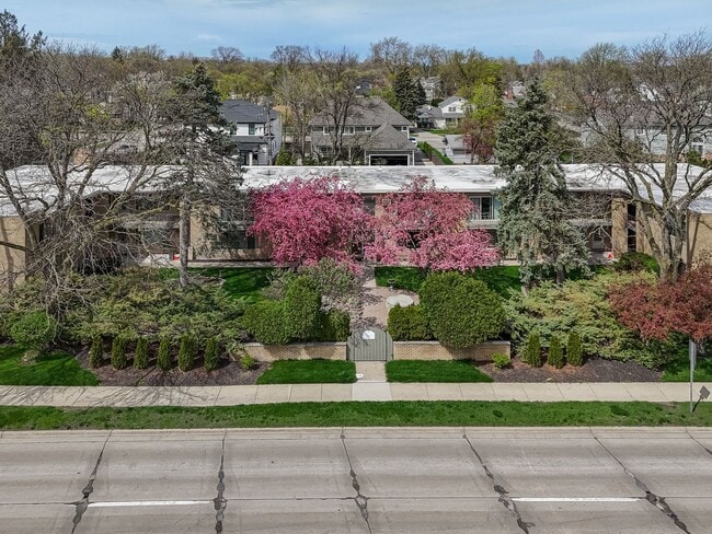 property at 2655 E Maple Rd