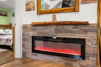 105 Hi View Dr in Lakehills, TX - Building Photo - Building Photo