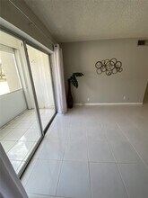 21 Jacaranda Dr in Plantation, FL - Building Photo - Building Photo