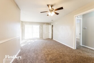 12433 Ledger Ln, Unit 207 in Houston, TX - Foto de edificio - Building Photo