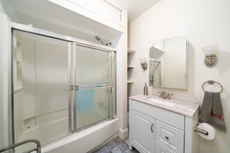 702 Bloomfield St in Hoboken, NJ - Building Photo - Building Photo