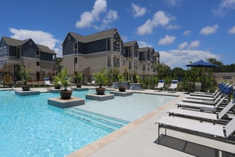 The Cove Apartments in Ingleside, TX - Foto de edificio - Building Photo