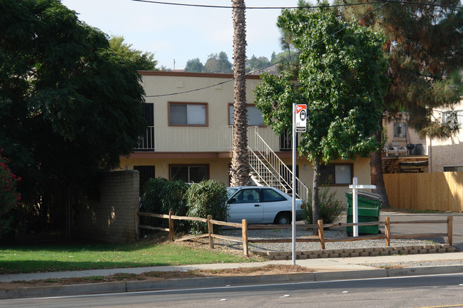 1357 E Washington Ave in El Cajon, CA - Building Photo - Building Photo