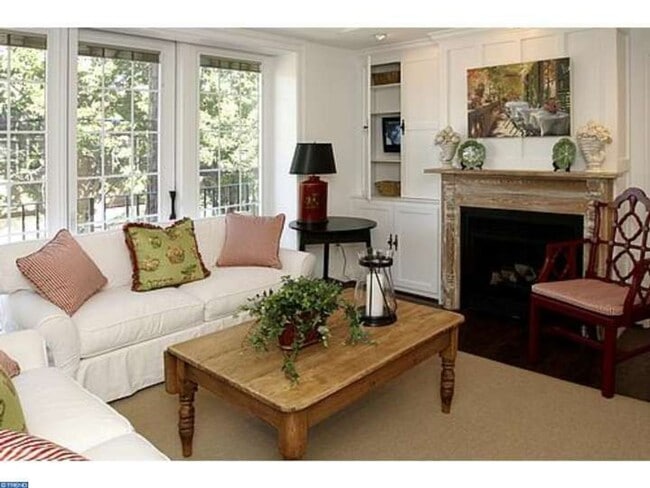 property at 701 S 7th St