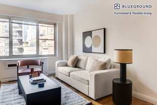 30 Park Ave in New York, NY - Building Photo