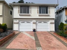 134 Morton Dr in Daly City, CA - Building Photo