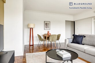 952 5th Ave in New York, NY - Building Photo - Building Photo