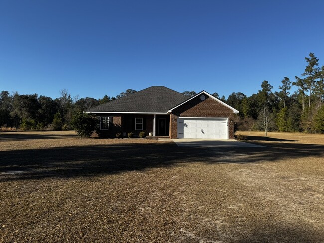 214 Hughes Loop NW in Ludowici, GA - Foto de edificio - Building Photo