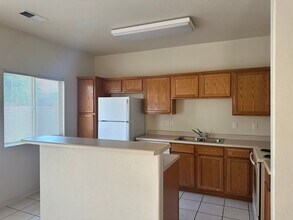 5647 Valle Alegre Pl NW in Albuquerque, NM - Building Photo - Building Photo