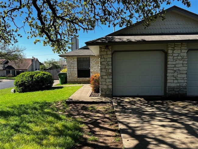 property at 1750 Horseshoe Cir