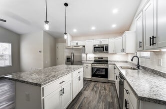 1432 W Elm St in Lima, OH - Foto de edificio - Building Photo