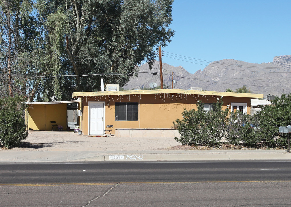 1031-1033 E Prince Rd in Tucson, AZ - Building Photo