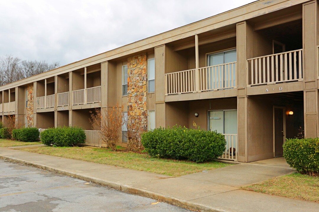 Villa Madrid in Huntsville, AL - Foto de edificio