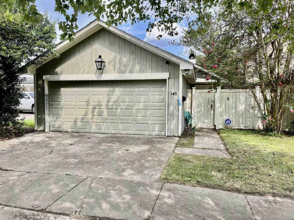 145 Croydon Ave in Baton Rouge, LA - Building Photo