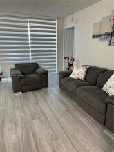 2055 SW 122nd Ave in Miami, FL - Foto de edificio - Building Photo