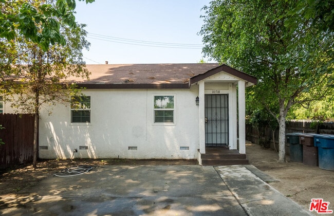 property at 10718 Elliott Ave