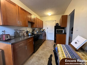 4 Commonwealth Ter, Unit 10 in Boston, MA - Building Photo - Building Photo