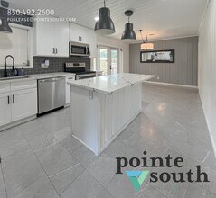 5807 Aurora Ave in Pensacola, FL - Building Photo - Building Photo