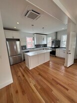8 Brookside Ave, Unit 3 in Boston, MA - Building Photo