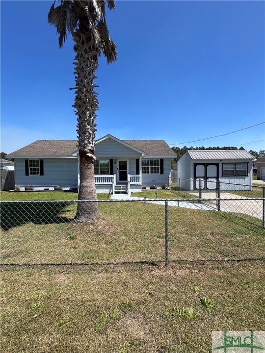 78 Persimmon Blvd in Ludowici, GA - Foto de edificio