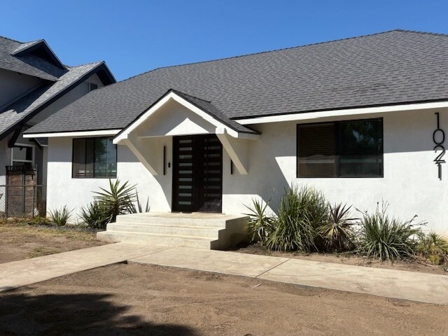 1021 W 77th St in Los Angeles, CA - Building Photo
