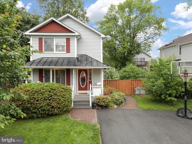 property at 8324 2nd Ave