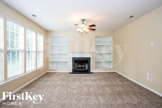 4805 Walnut Grove St in Harrisburg, NC - Foto de edificio - Building Photo