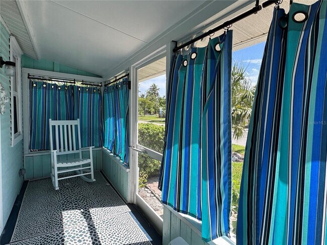 6980 Poinsetta Ave in Longboat Key, FL - Building Photo - Building Photo