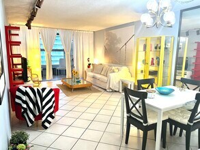 1701 NE 191st St in Miami, FL - Building Photo - Building Photo