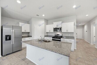 537 Bronze Cir W in Springtown, TX - Building Photo - Building Photo