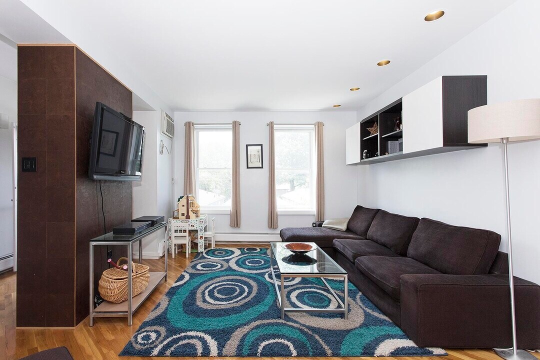 54 MAGNOLIA Ave in Jersey City, NJ - Building Photo