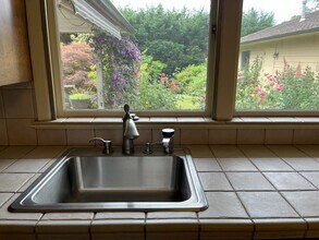 7570 SW Fairmoor St in Portland, OR - Building Photo - Building Photo